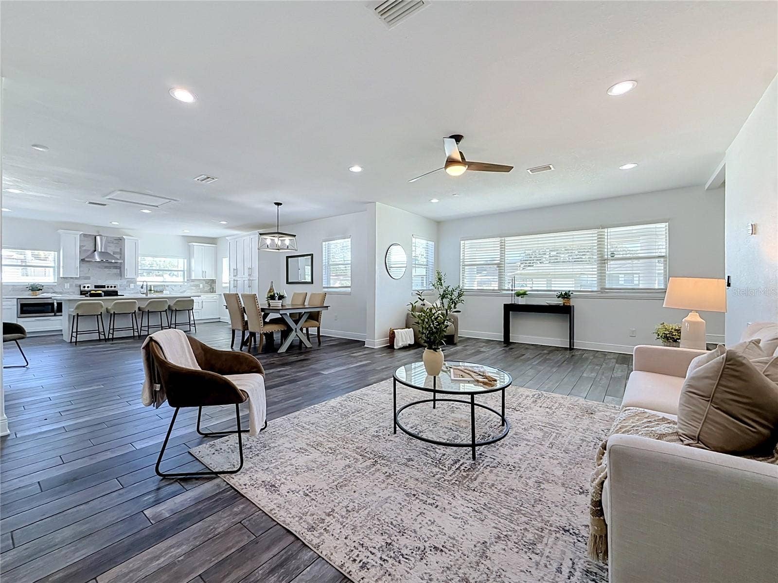 427 39TH STREET S, St Petersburg, FL 33711 427 39TH STREET S, St Petersburg, FL 33711