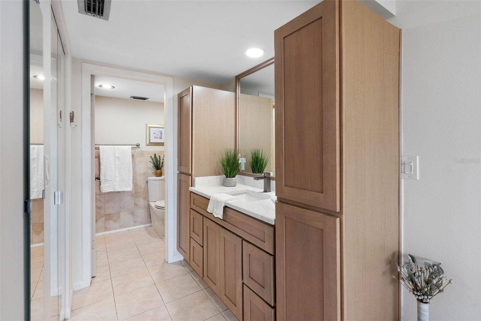 2700 BAYSHORE BOULEVARD, #9405, Dunedin, FL 34698 2700 BAYSHORE BOULEVARD, #9405, Dunedin, FL 34698