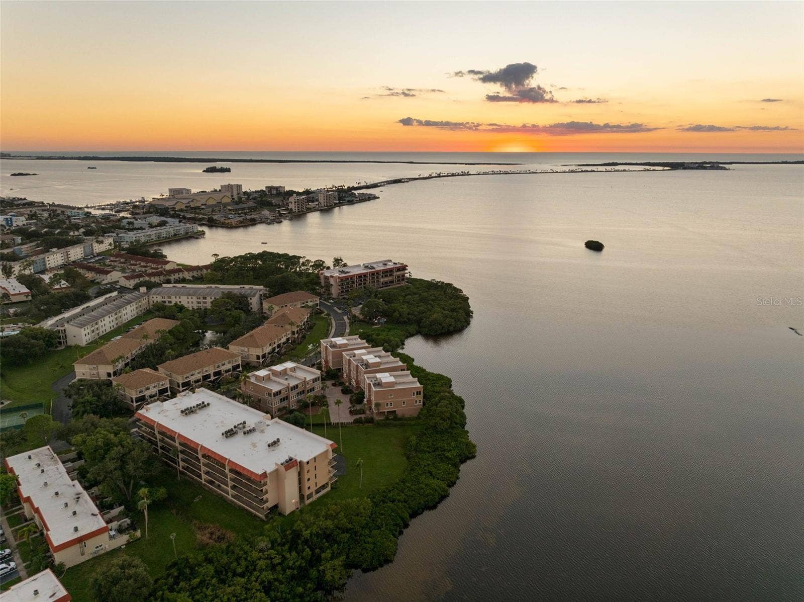 2700 BAYSHORE BOULEVARD, #9405, Dunedin, FL 34698 2700 BAYSHORE BOULEVARD, #9405, Dunedin, FL 34698
