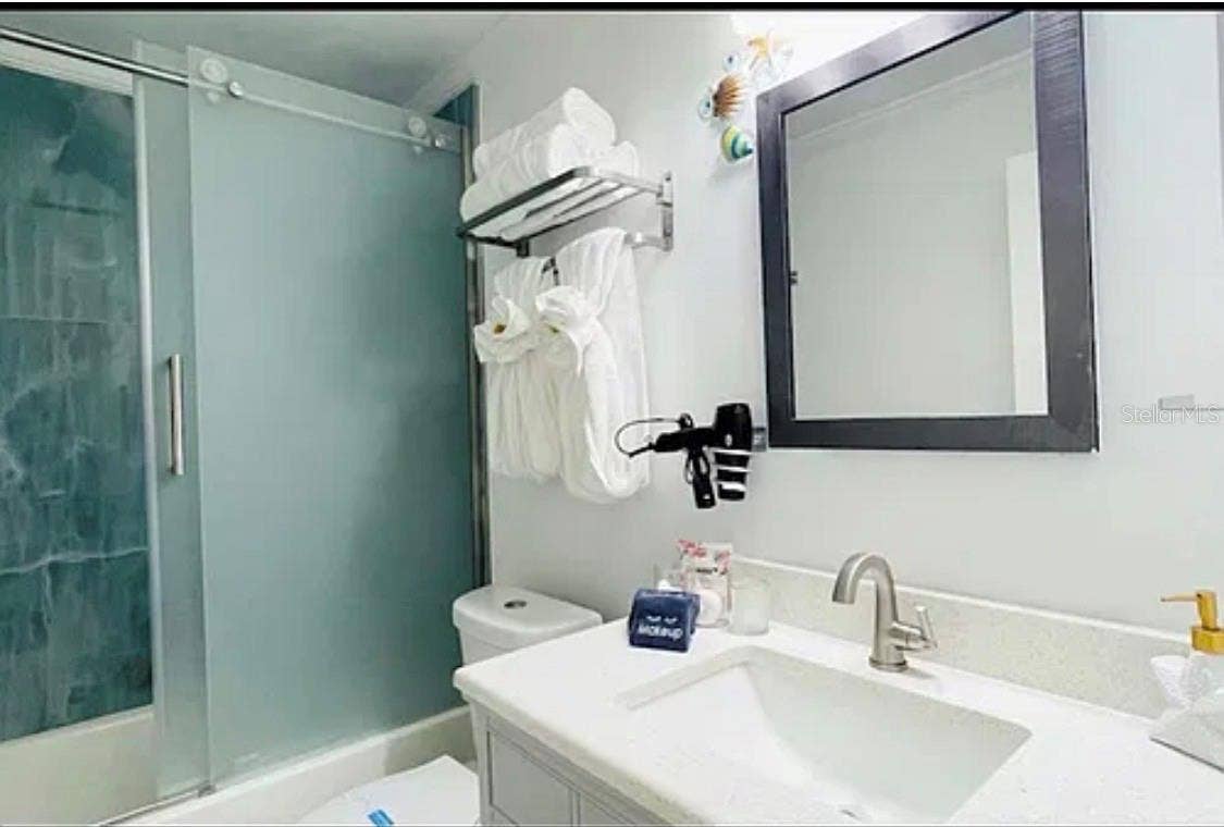 10940 DOROTHY LANE, Largo, FL 33774 10940 DOROTHY LANE, Largo, FL 33774