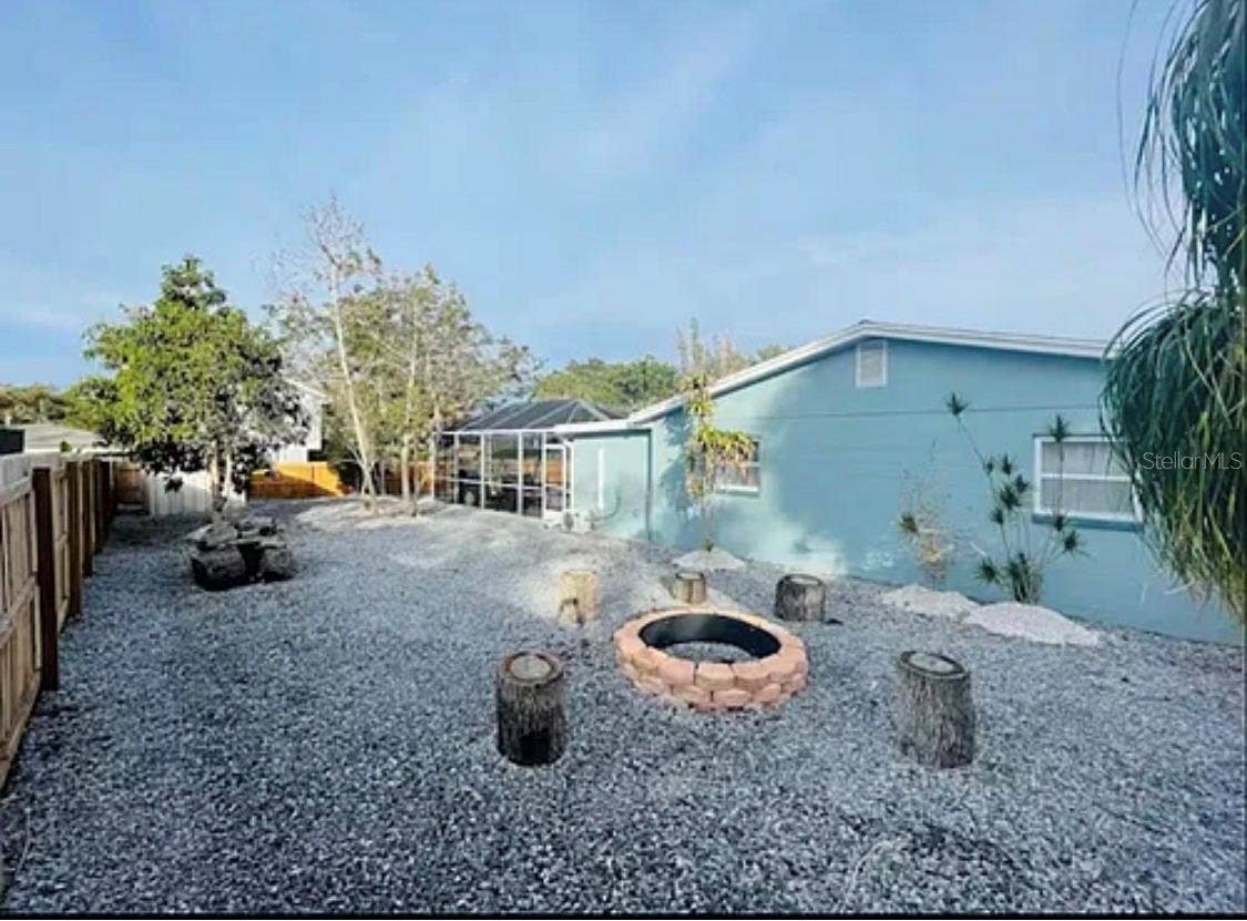 10940 DOROTHY LANE, Largo, FL 33774 10940 DOROTHY LANE, Largo, FL 33774