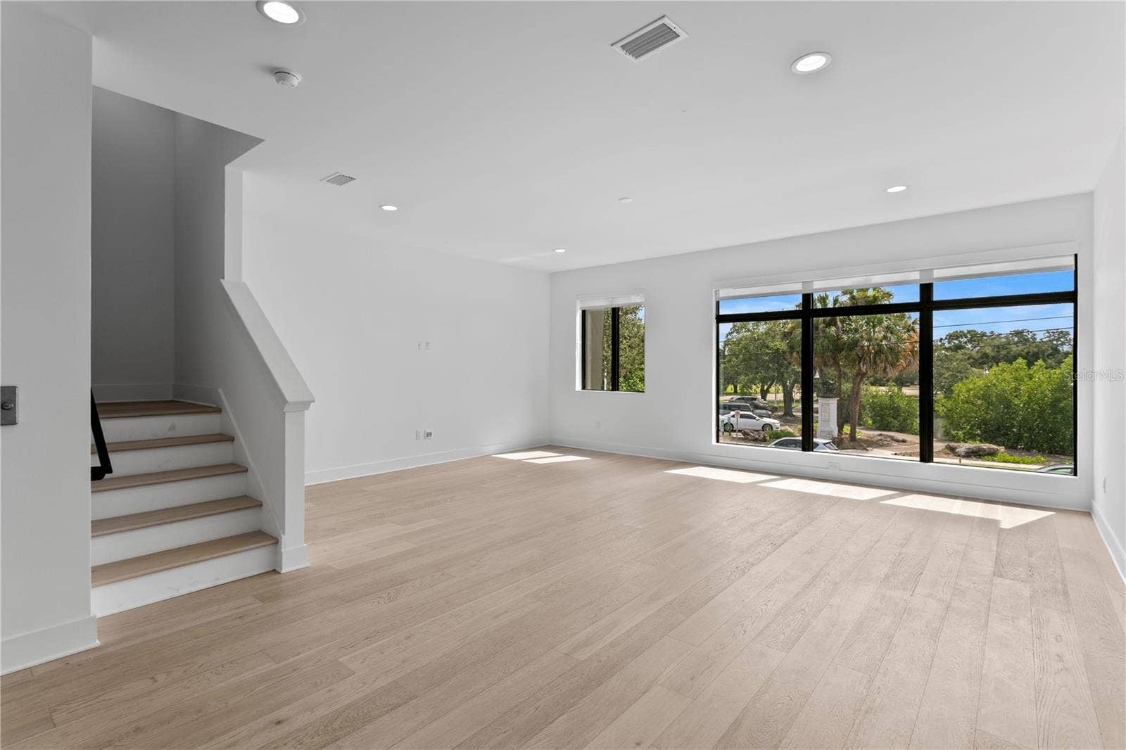 90 COLUMBIA DRIVE, #5, Tampa, FL 33606 90 COLUMBIA DRIVE, #5, Tampa, FL 33606