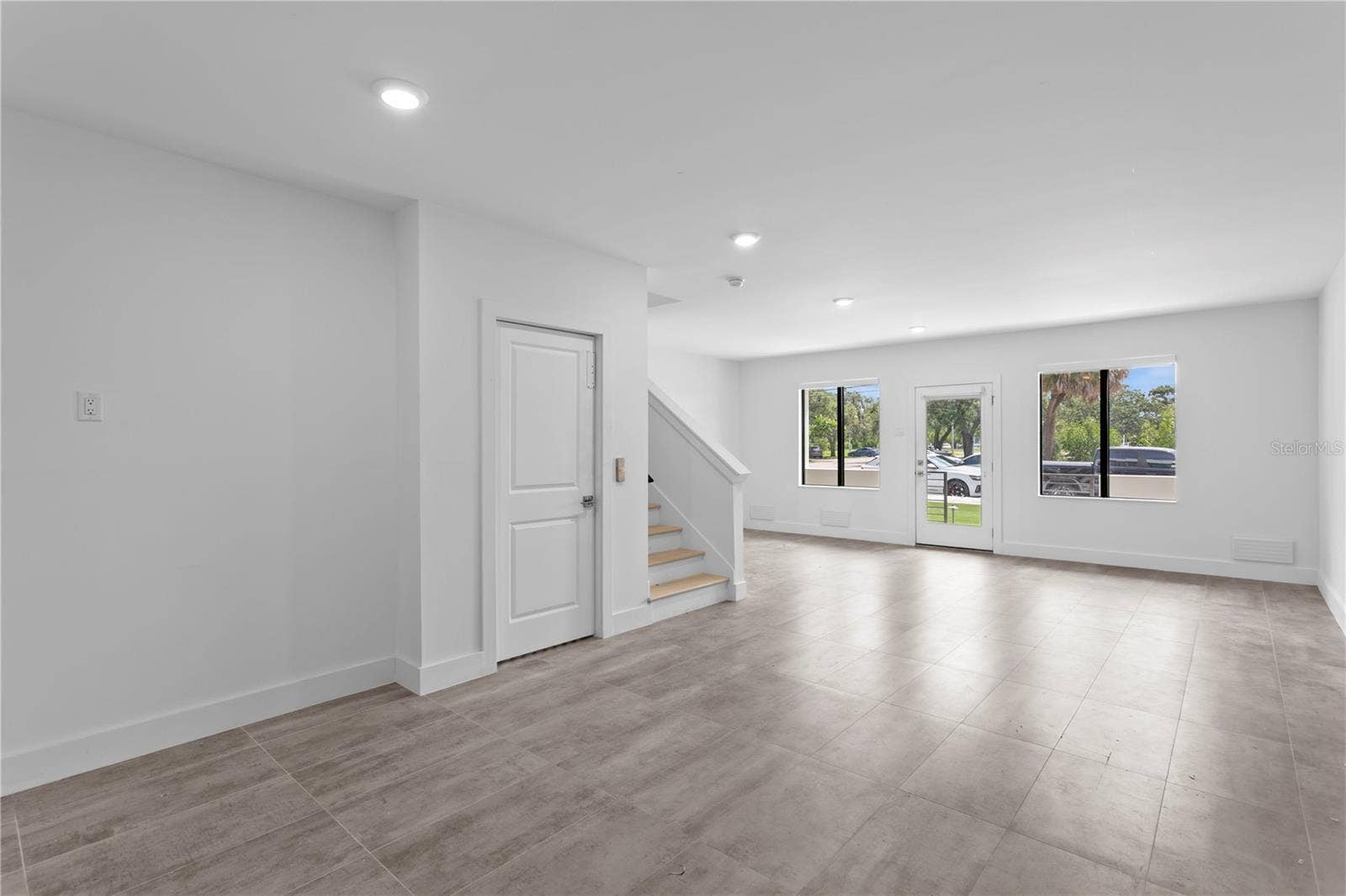 90 COLUMBIA DRIVE, #5, Tampa, FL 33606 90 COLUMBIA DRIVE, #5, Tampa, FL 33606