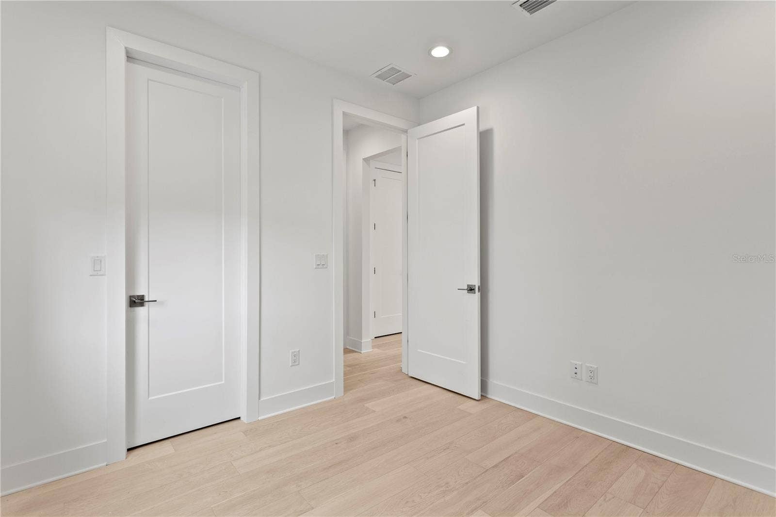 90 COLUMBIA DRIVE, #5, Tampa, FL 33606 90 COLUMBIA DRIVE, #5, Tampa, FL 33606