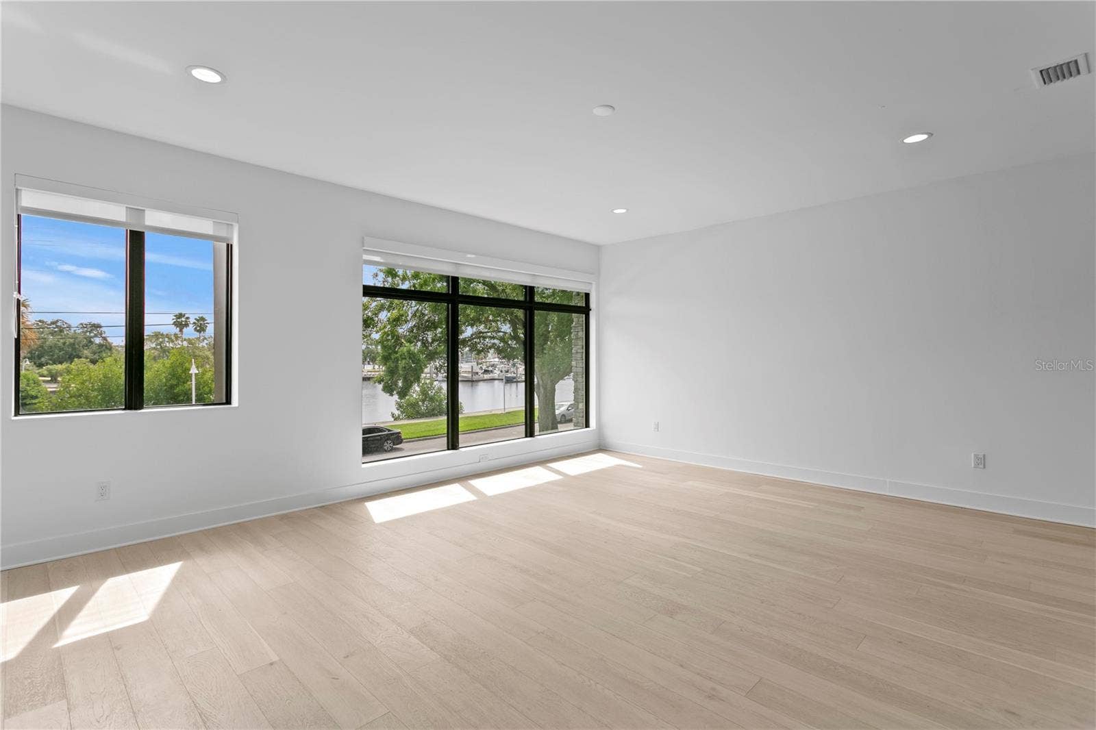 90 COLUMBIA DRIVE, #5, Tampa, FL 33606 90 COLUMBIA DRIVE, #5, Tampa, FL 33606