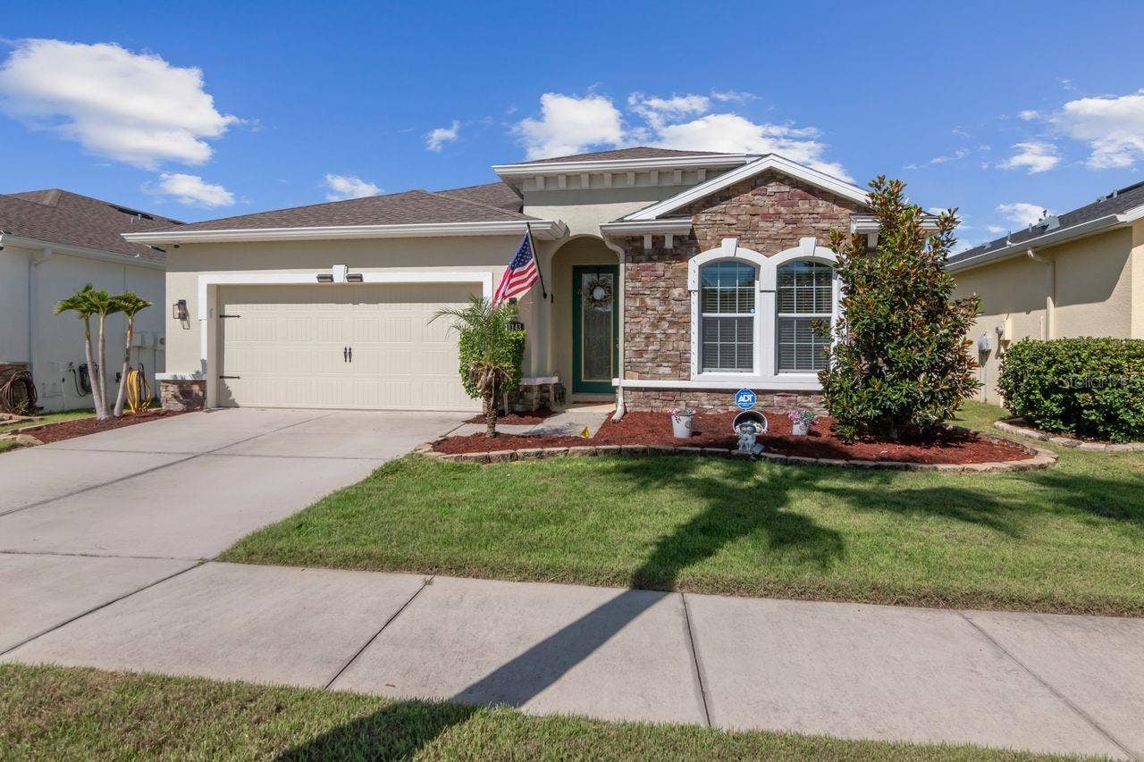 11143 SPRING POINT CIRCLE, Riverview, FL 33579 11143 SPRING POINT CIRCLE, Riverview, FL 33579