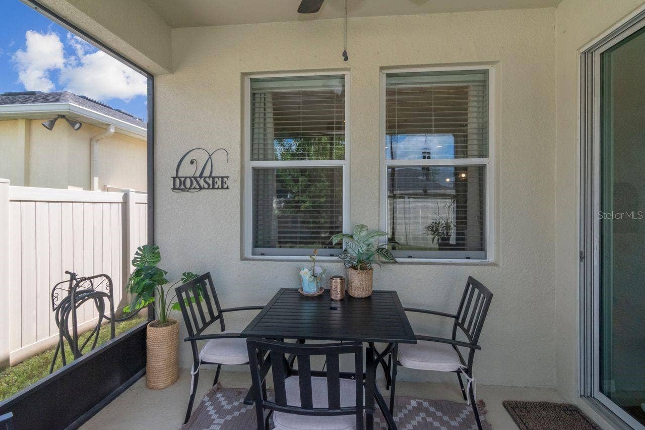 11143 SPRING POINT CIRCLE, Riverview, FL 33579 Morning coffee or evening beverages. That's why we live in Florida!