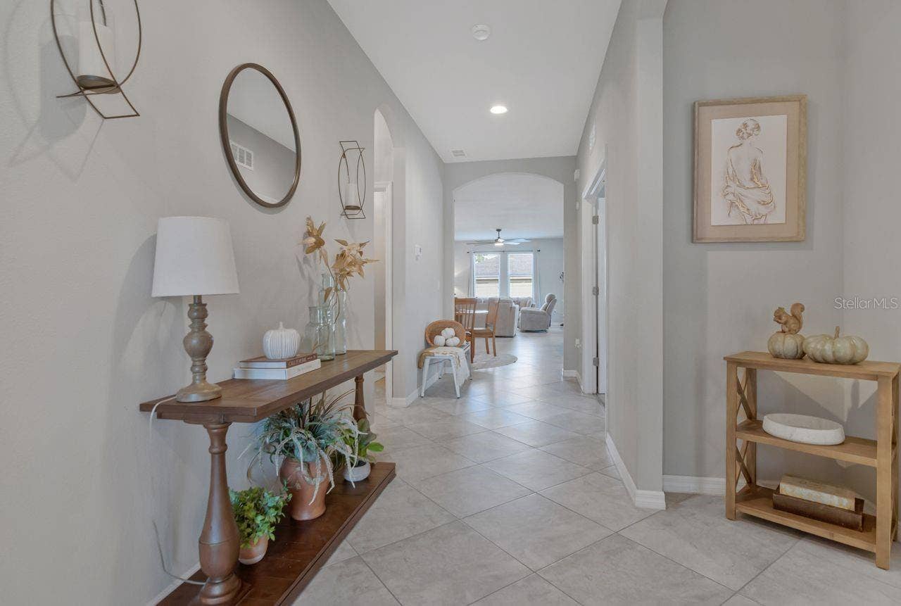 11143 SPRING POINT CIRCLE, Riverview, FL 33579 Beautiful foyer entrance