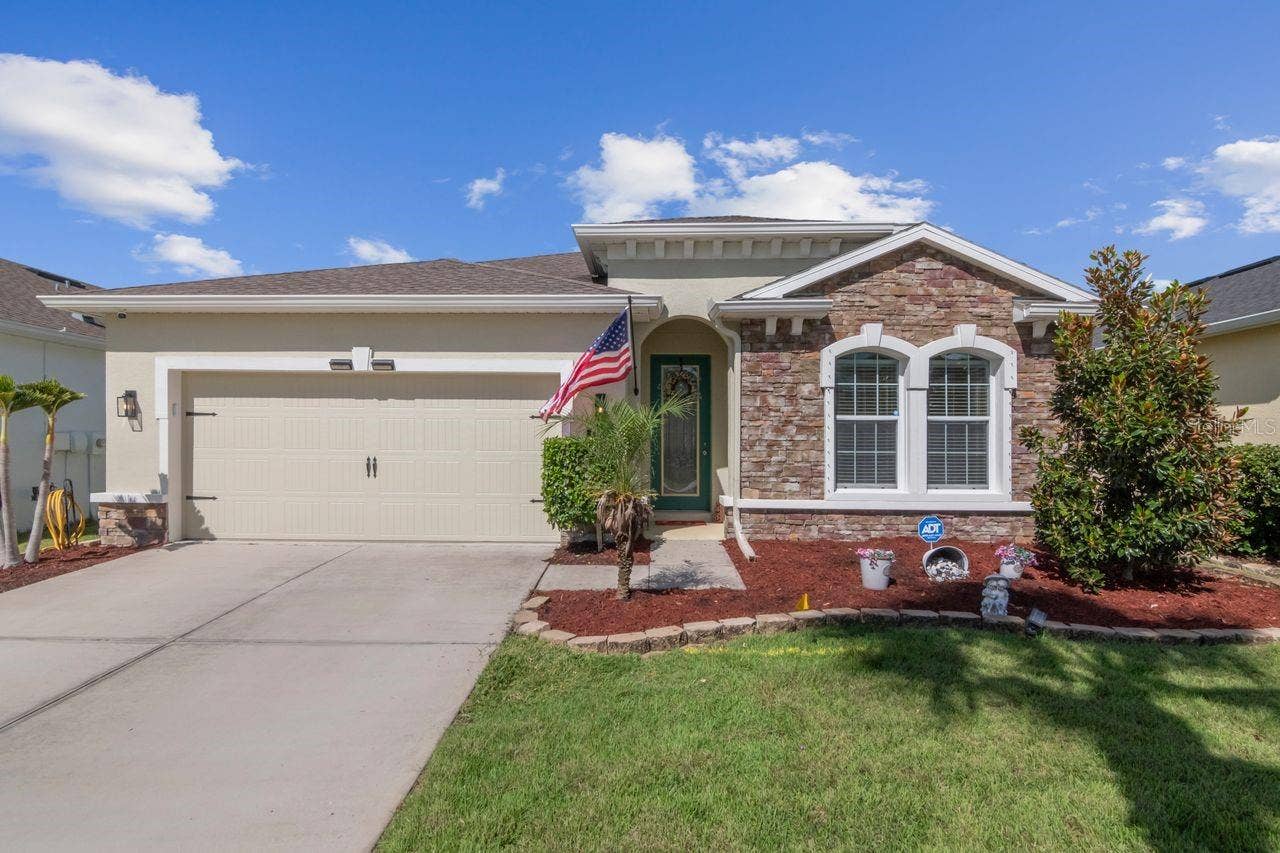 11143 SPRING POINT CIRCLE, Riverview, FL 33579 Welcome Home!