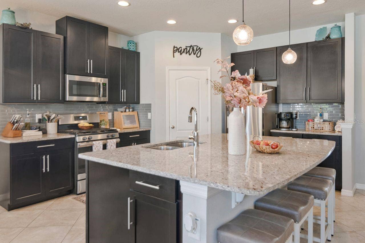 11143 SPRING POINT CIRCLE, Riverview, FL 33579 11143 SPRING POINT CIRCLE, Riverview, FL 33579