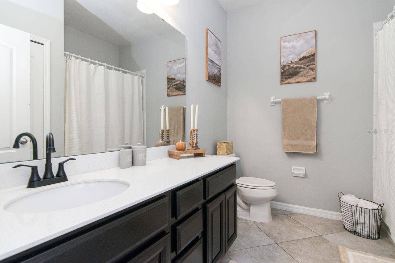 11143 SPRING POINT CIRCLE, Riverview, FL 33579 Guest bathroom with Shower/tub