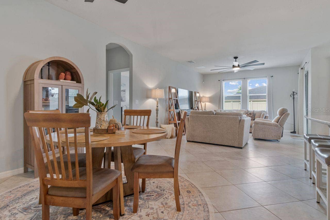 11143 SPRING POINT CIRCLE, Riverview, FL 33579 Dining area