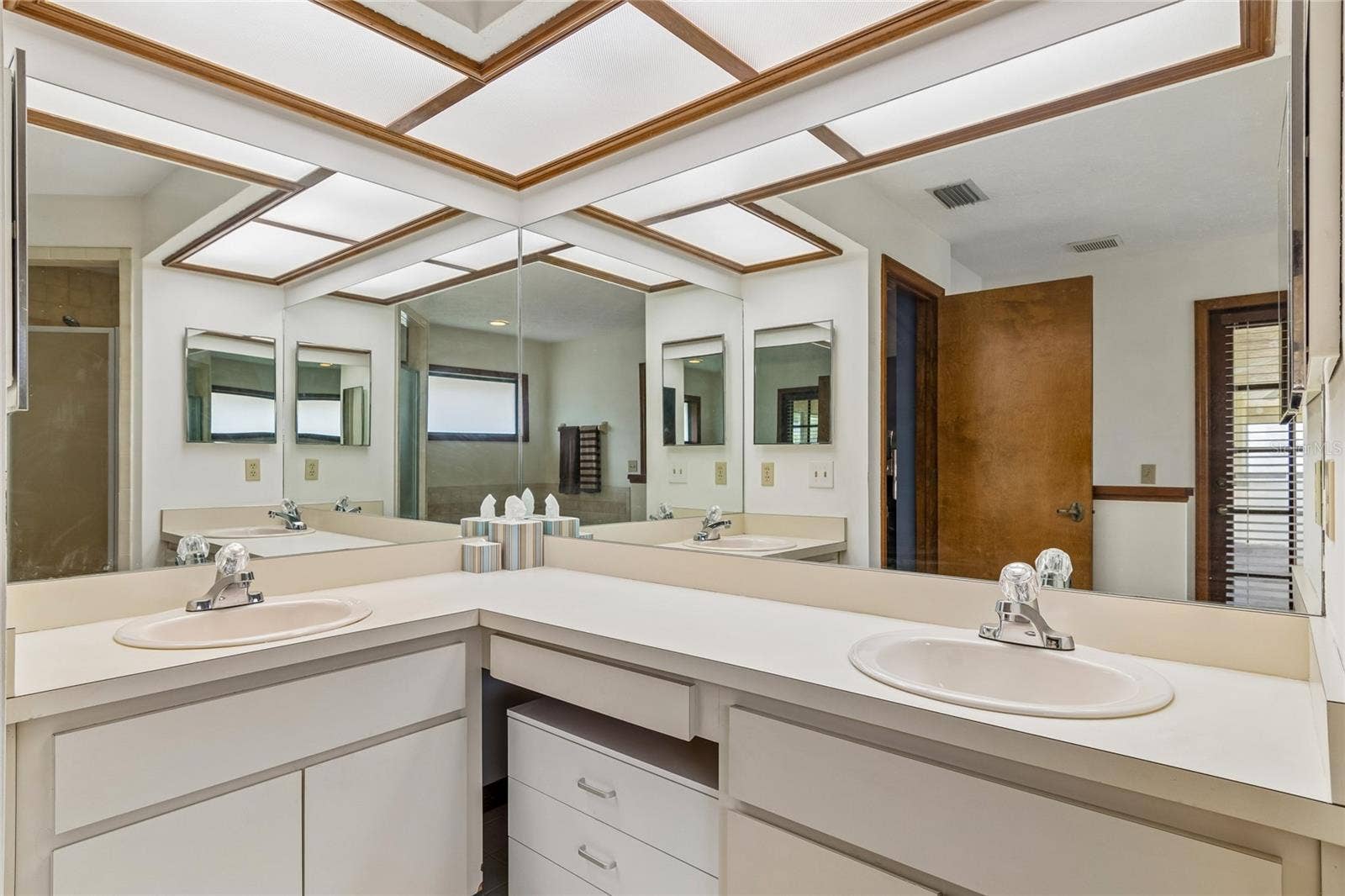 3822 COLD CREEK DRIVE, Valrico, FL 33594
