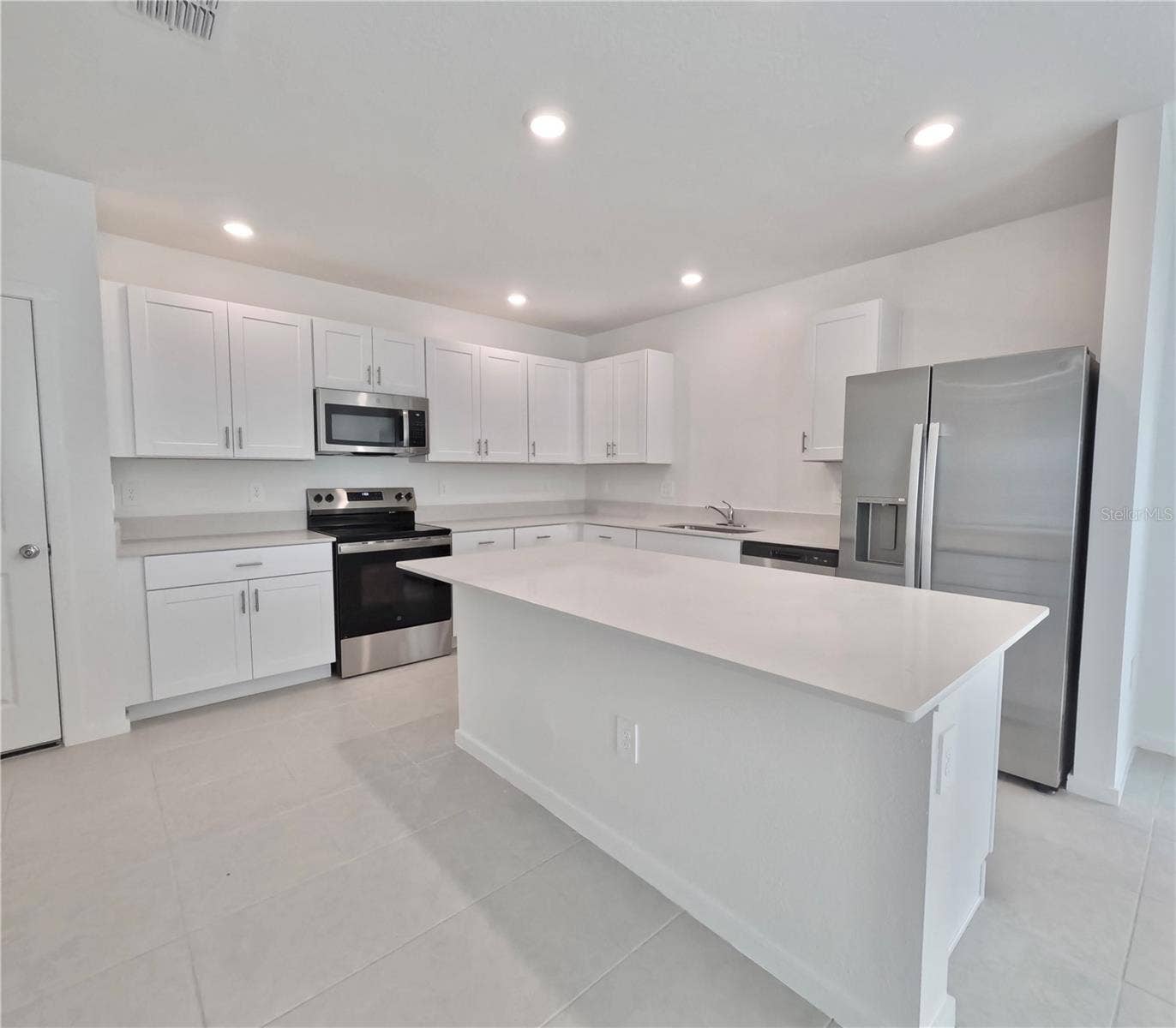 10174 GLADESONG LANE, Riverview, FL 33578 10174 GLADESONG LANE, Riverview, FL 33578