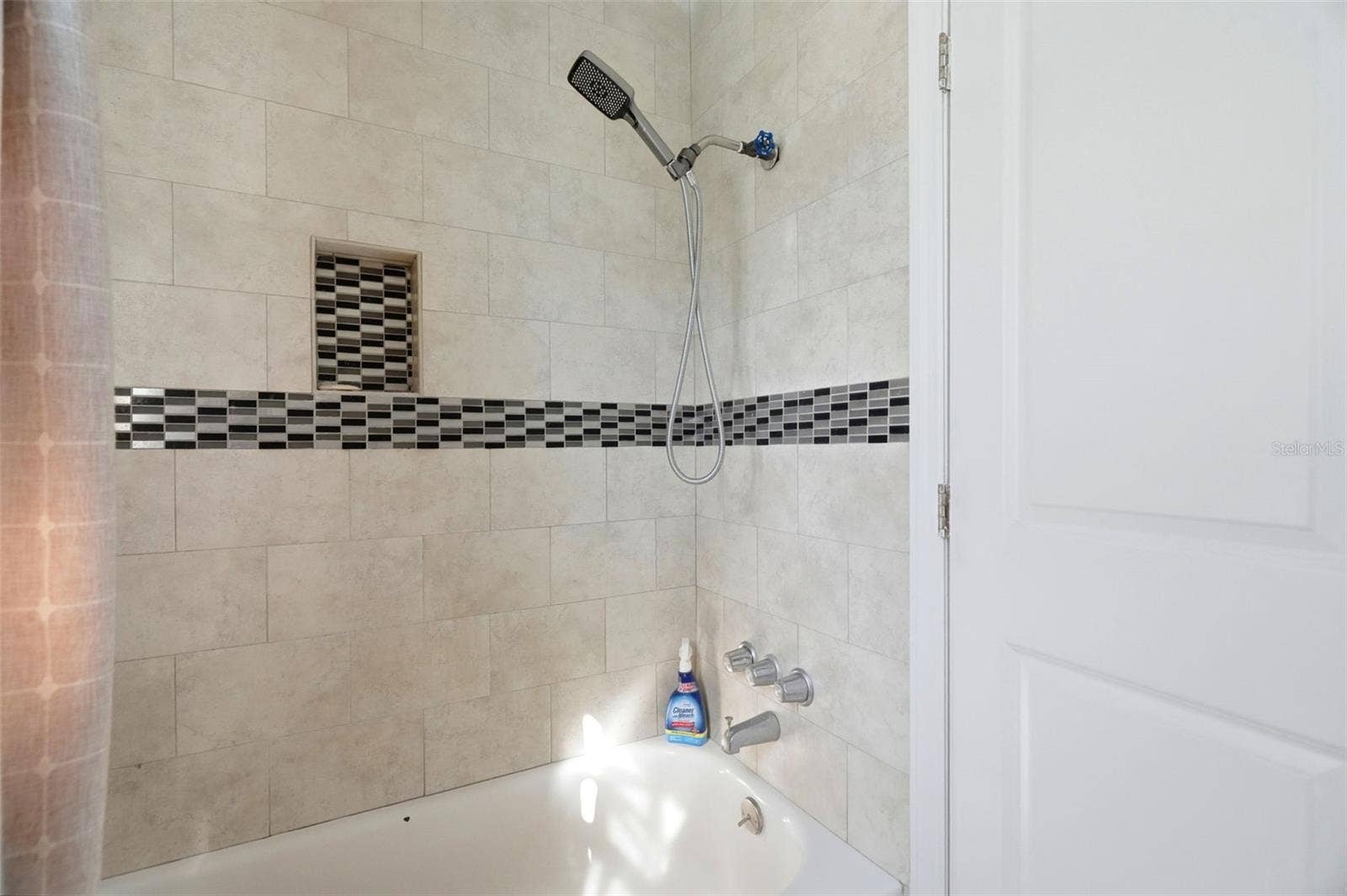 6820 LARMON STREET, Tampa, FL 33634