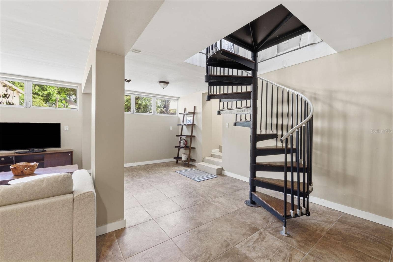 1423 E HENRY AVENUE, Tampa, FL 33604 1423 E HENRY AVENUE, Tampa, FL 33604