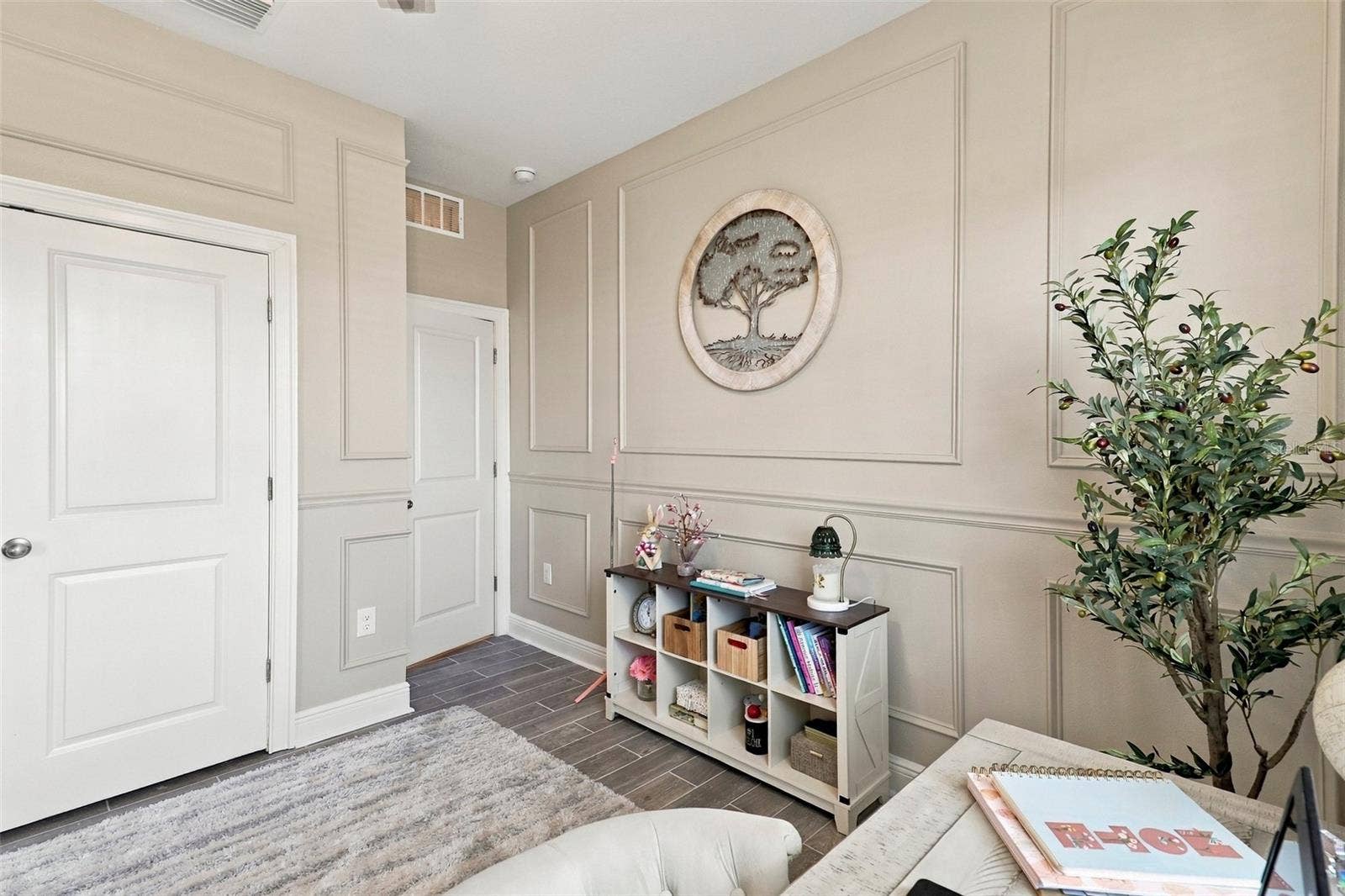 33310 MAJOR OAK DRIVE, Wesley Chapel, FL 33545 Decorative Wall Molding and Chair Rail Detailing