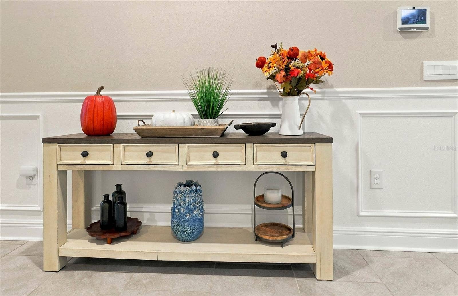 33310 MAJOR OAK DRIVE, Wesley Chapel, FL 33545 Front- Entrance Decorative Wall Molding With Chair Rails