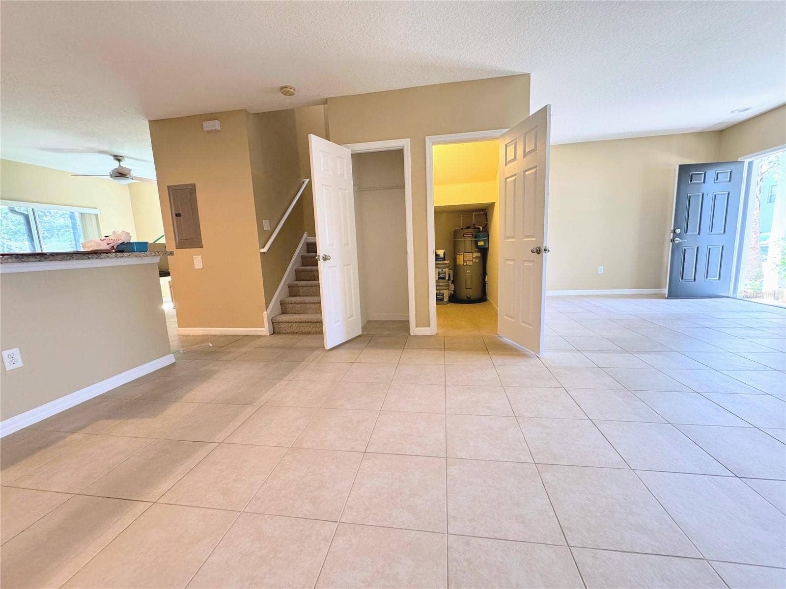 6703 46TH LANE N, Pinellas Park, FL 33781 Living