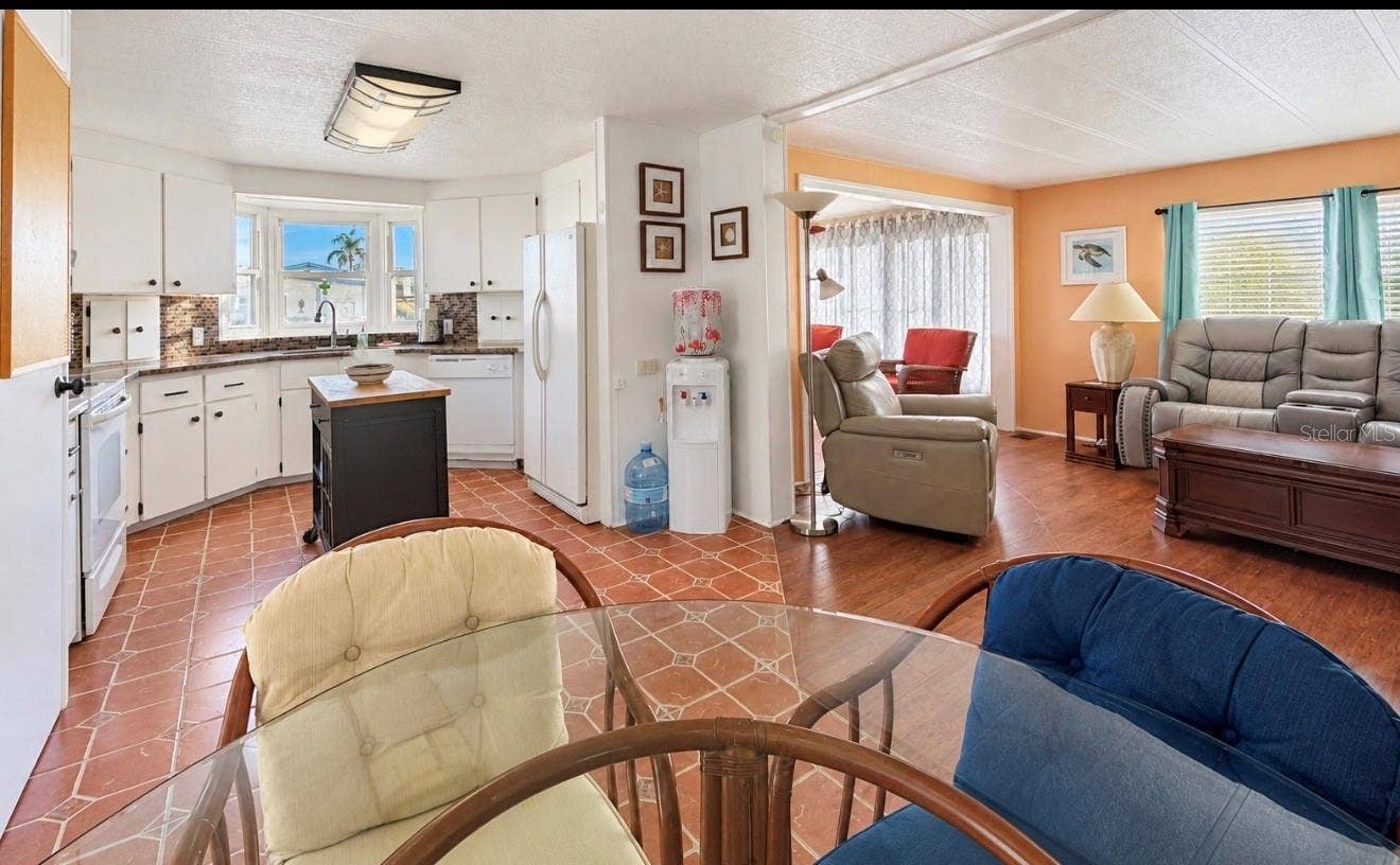 1100 BELCHER ROAD S, #350, Largo, FL 33771 Kitchen and Glorida room