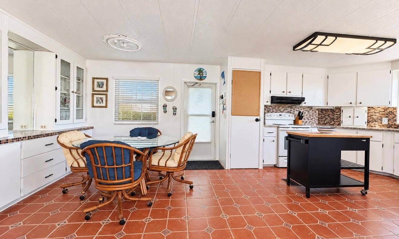 1100 BELCHER ROAD S, #350, Largo, FL 33771 Dining room And kitchen