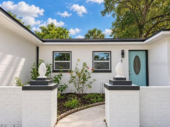 1112 W HIAWATHA STREET, Tampa, FL 33604 1112 W HIAWATHA STREET, Tampa, FL 33604