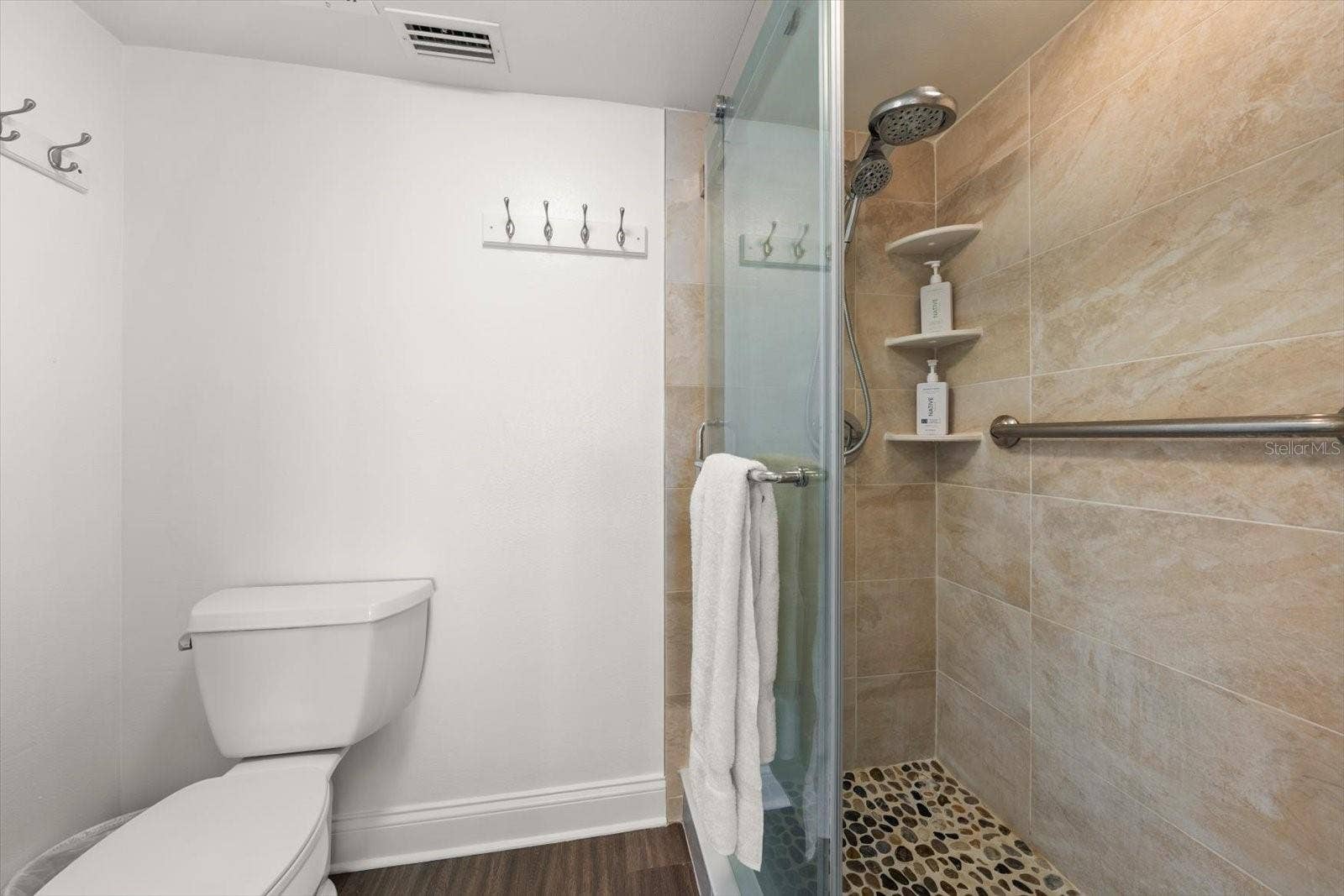 2700 BAYSHORE BOULEVARD, #11404, Dunedin, FL 34698 Primary suite bathroom