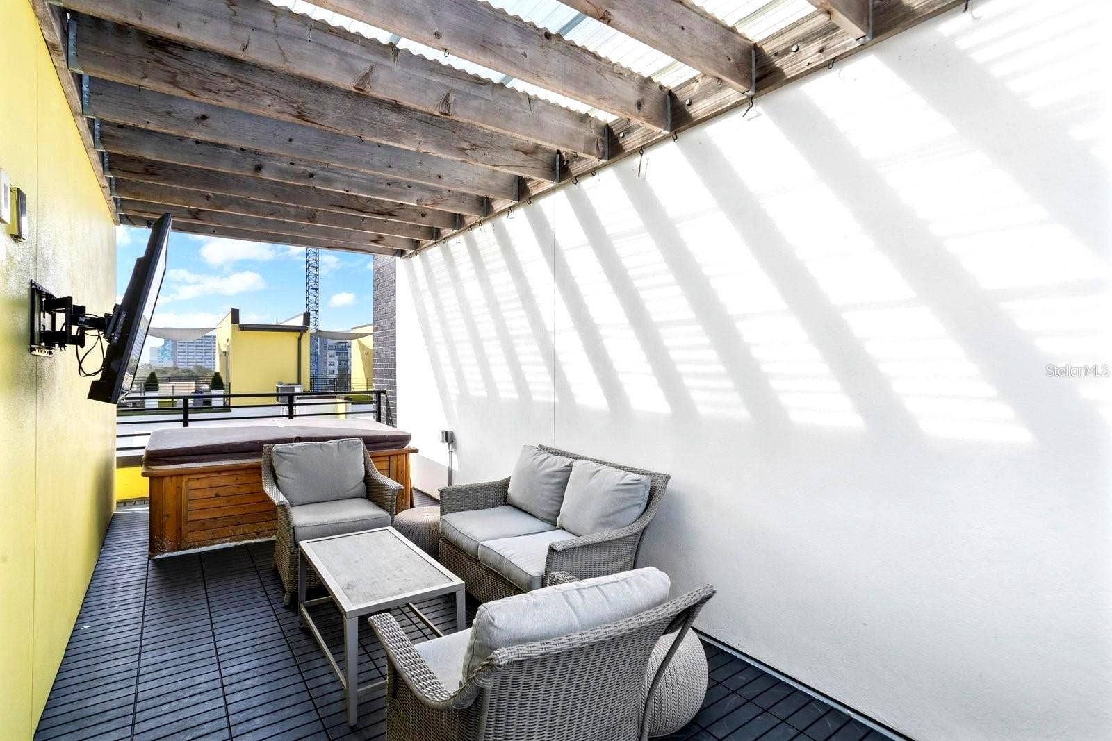 915 ARLINGTON AVENUE N, St Petersburg, FL 33705 Rooftop Sitting Area with Spa