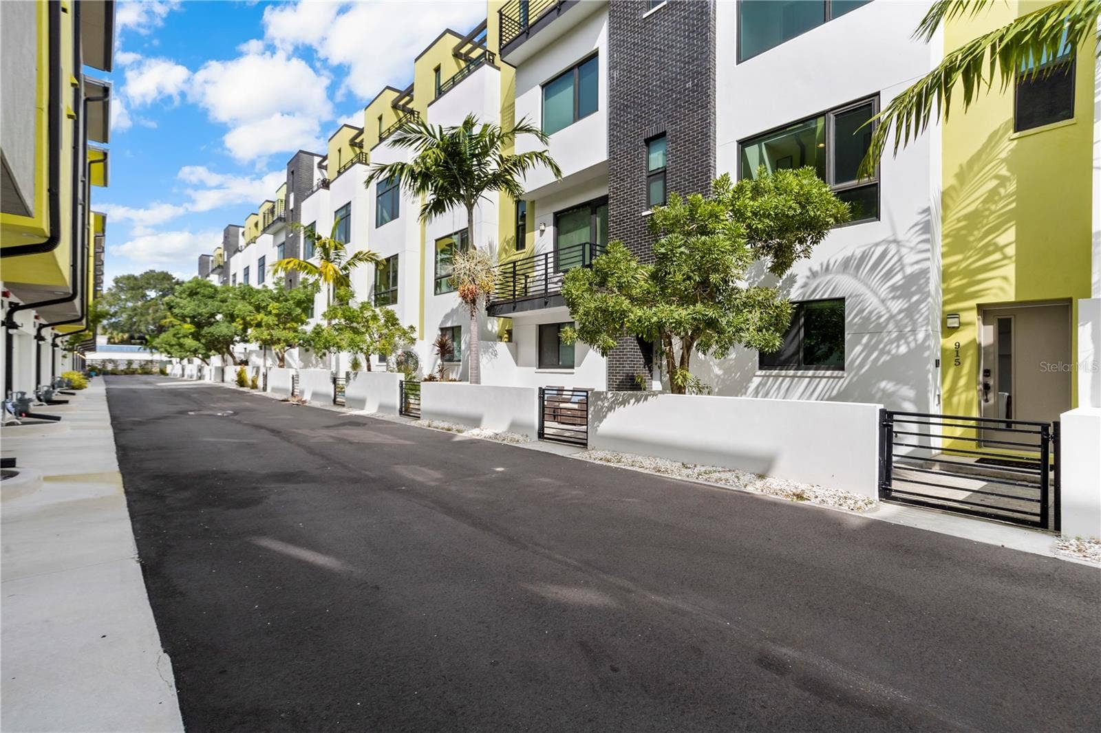 915 ARLINGTON AVENUE N, St Petersburg, FL 33705 915 ARLINGTON AVENUE N, St Petersburg, FL 33705