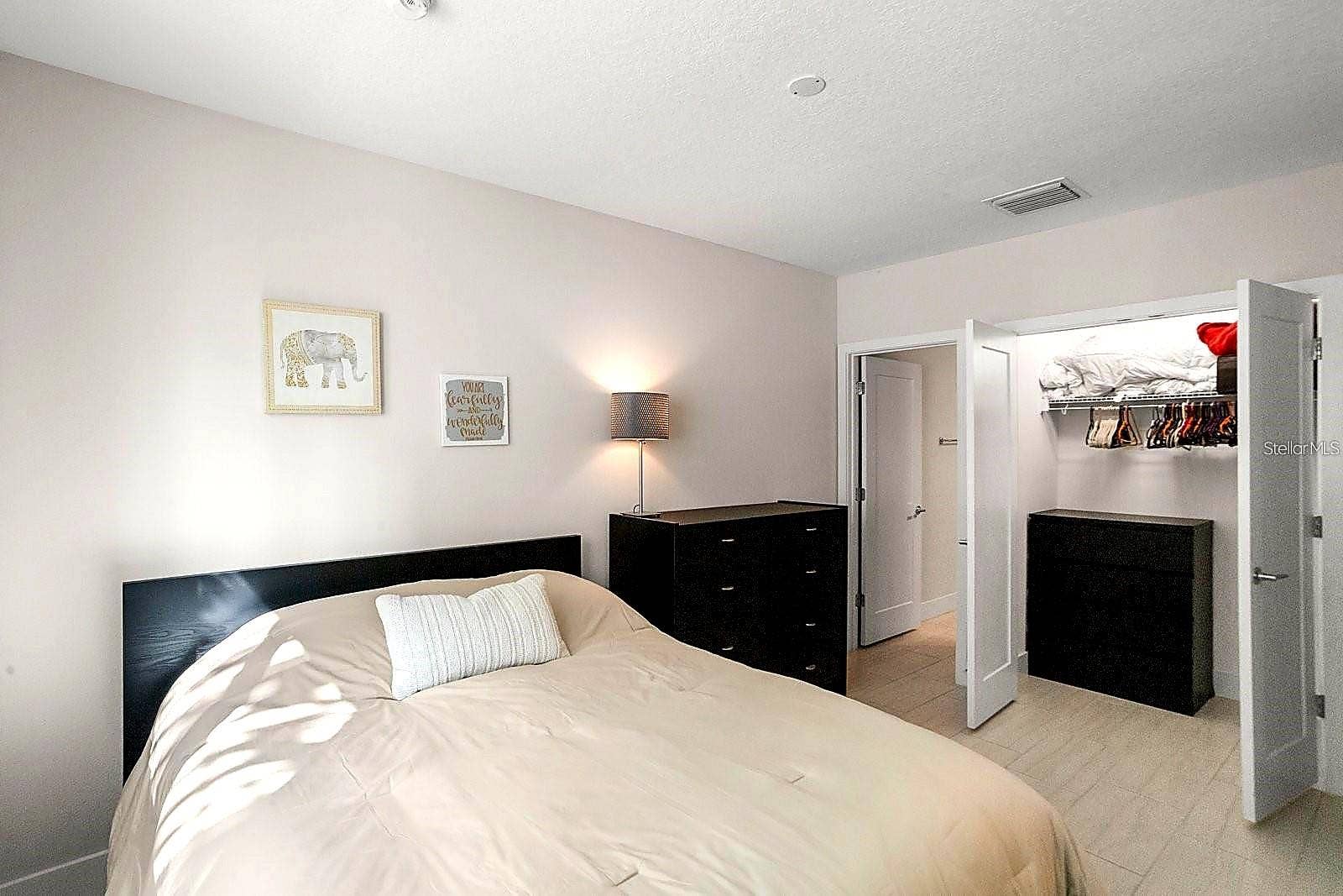 915 ARLINGTON AVENUE N, St Petersburg, FL 33705 915 ARLINGTON AVENUE N, St Petersburg, FL 33705