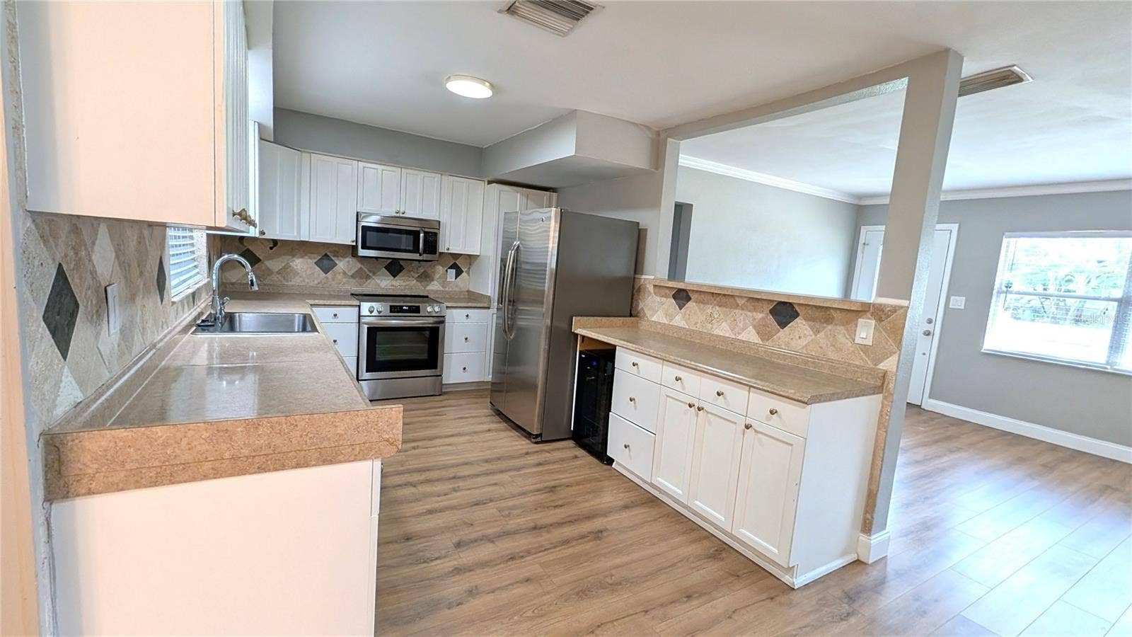 3005 W MARLIN AVENUE, Tampa, FL 33611 3005 W MARLIN AVENUE, Tampa, FL 33611