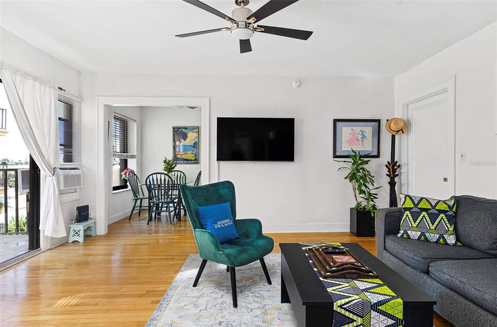 Sunny and Comfy Living Area