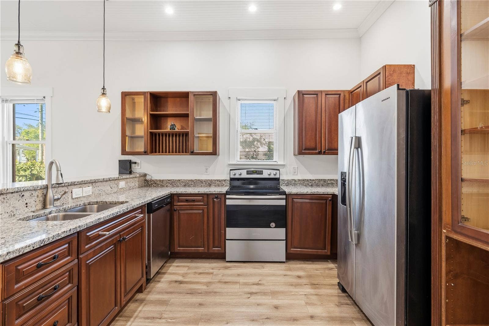 2308 E 4TH AVENUE, Tampa, FL 33605 2308 E 4TH AVENUE, Tampa, FL 33605