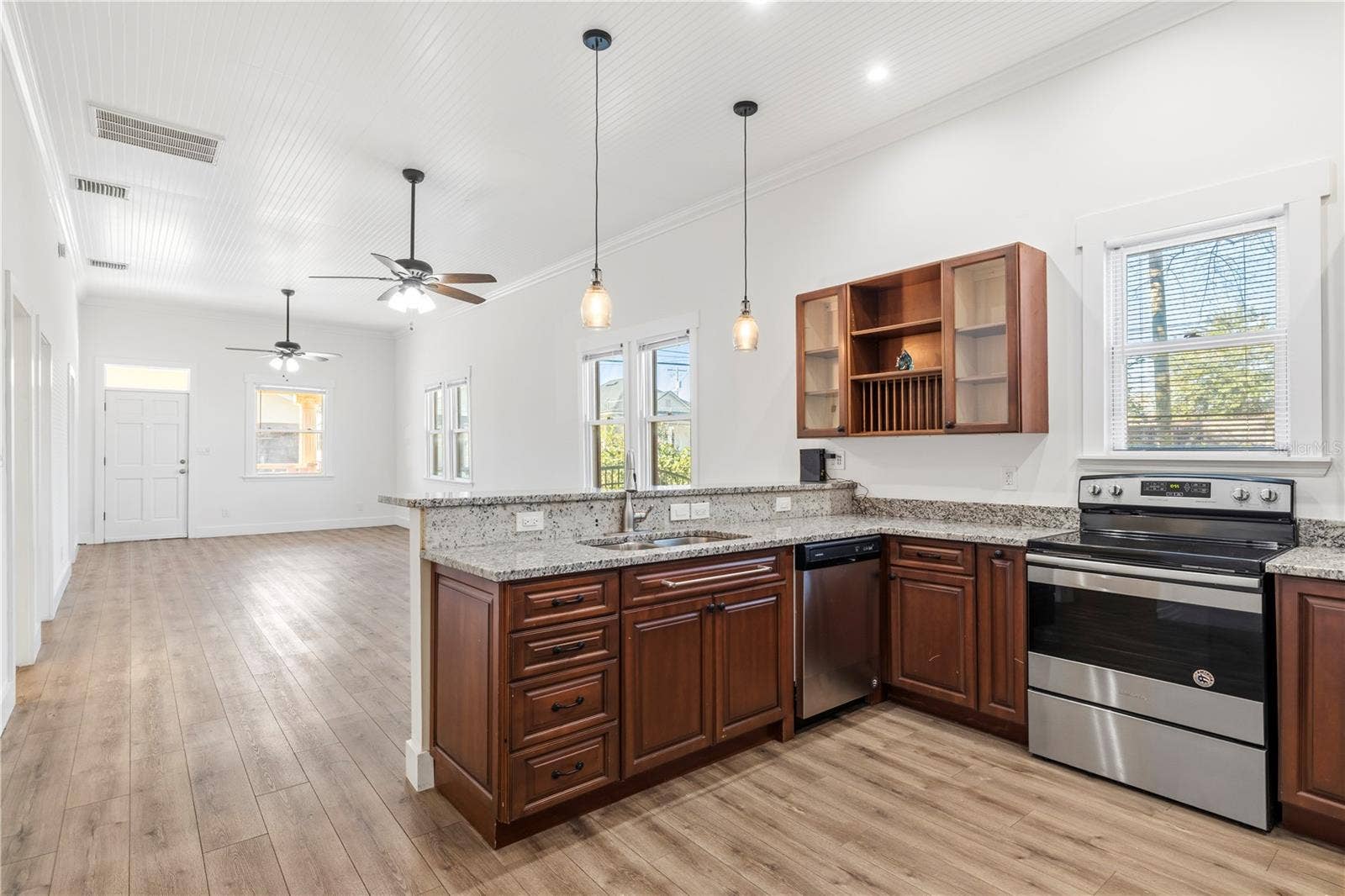 2308 E 4TH AVENUE, Tampa, FL 33605 2308 E 4TH AVENUE, Tampa, FL 33605