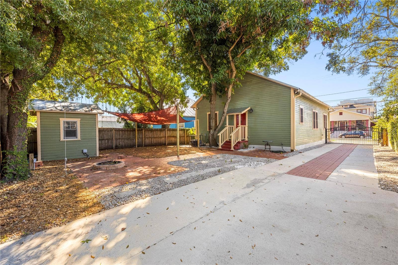 2308 E 4TH AVENUE, Tampa, FL 33605 2308 E 4TH AVENUE, Tampa, FL 33605