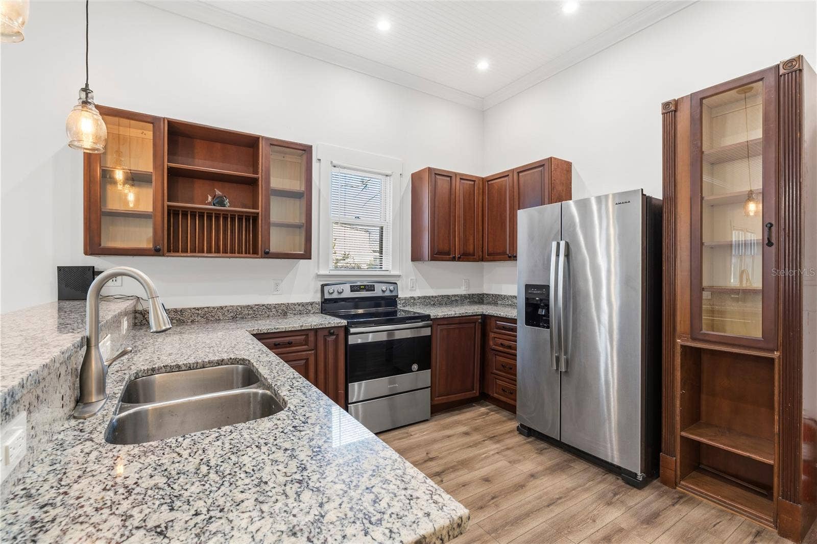 2308 E 4TH AVENUE, Tampa, FL 33605 2308 E 4TH AVENUE, Tampa, FL 33605