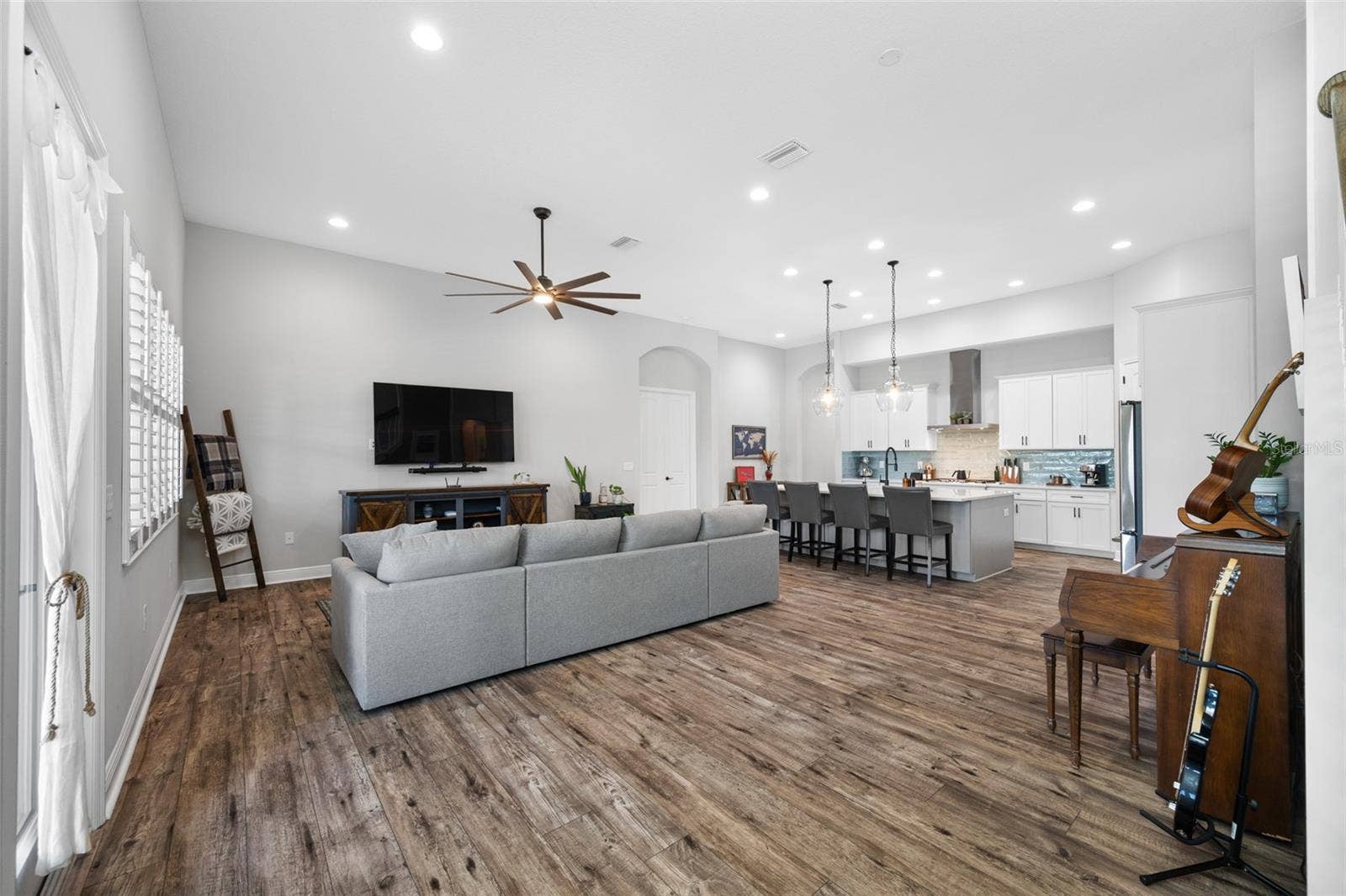 4161 GLADE WOOD LOOP, New Port Richey, FL 34655 Grand Room