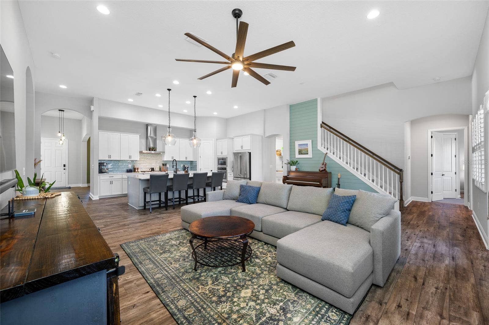 4161 GLADE WOOD LOOP, New Port Richey, FL 34655 Great room