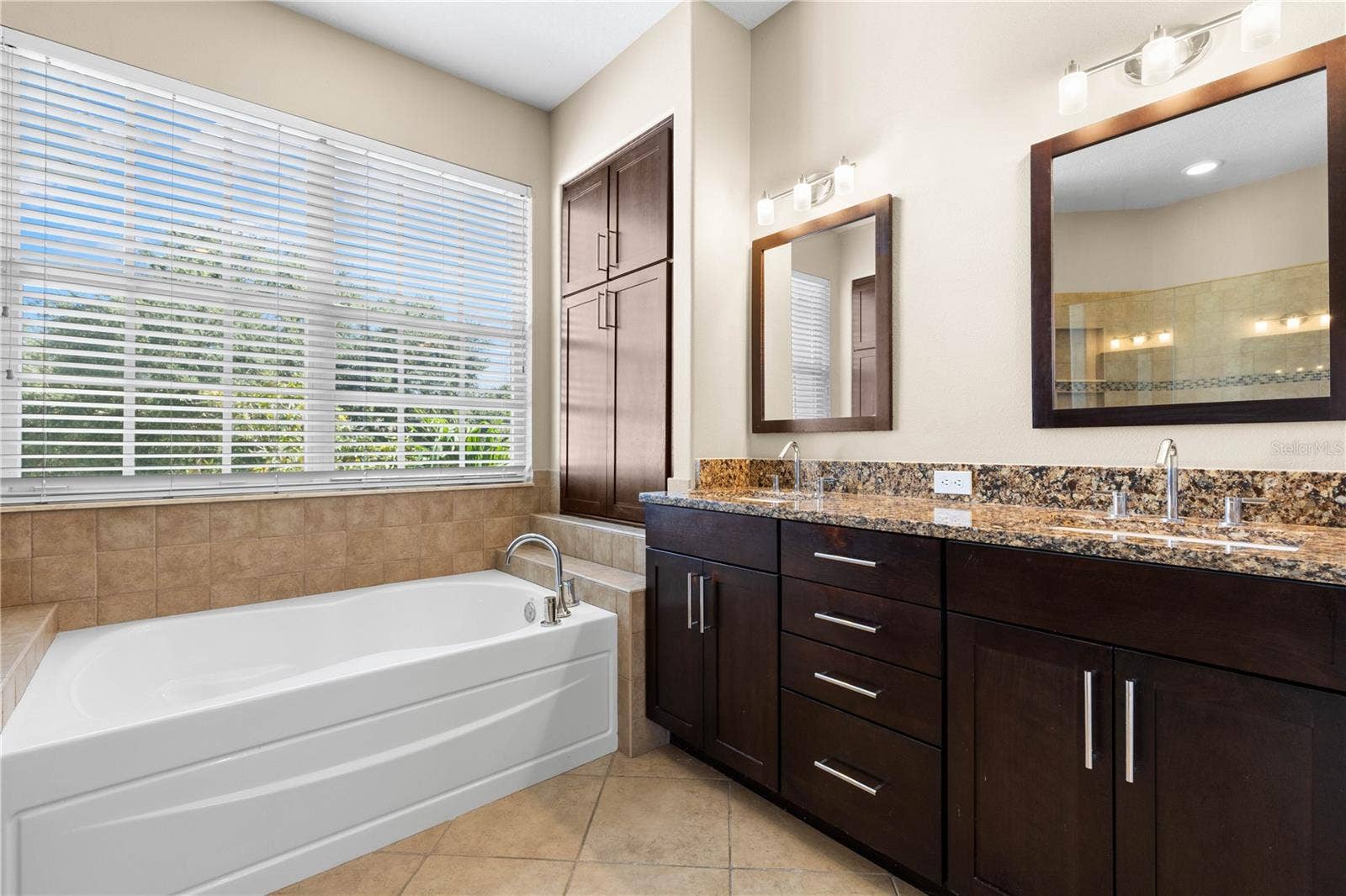 4152 GRANDCHAMP CIRCLE, Palm Harbor, FL 34685 4152 GRANDCHAMP CIRCLE, Palm Harbor, FL 34685