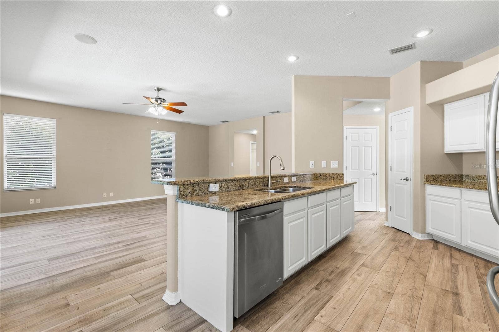 4152 GRANDCHAMP CIRCLE, Palm Harbor, FL 34685 4152 GRANDCHAMP CIRCLE, Palm Harbor, FL 34685