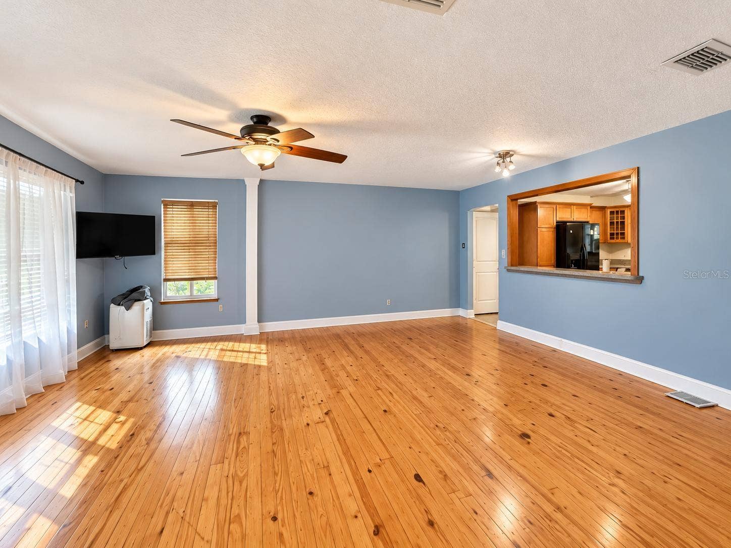 2640 BEVERLY AVENUE, Winter Park, FL 32789 Living and dining area