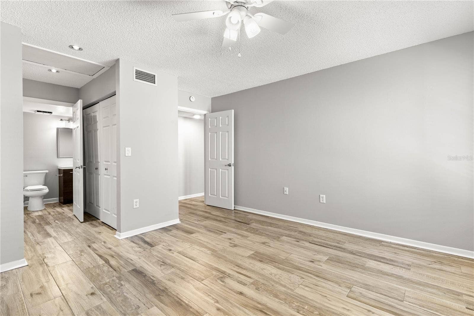 1281 PINE RIDGE CIRCLE E, #A2, Tarpon Springs, FL 34688 1281 PINE RIDGE CIRCLE E, #A2, Tarpon Springs, FL 34688