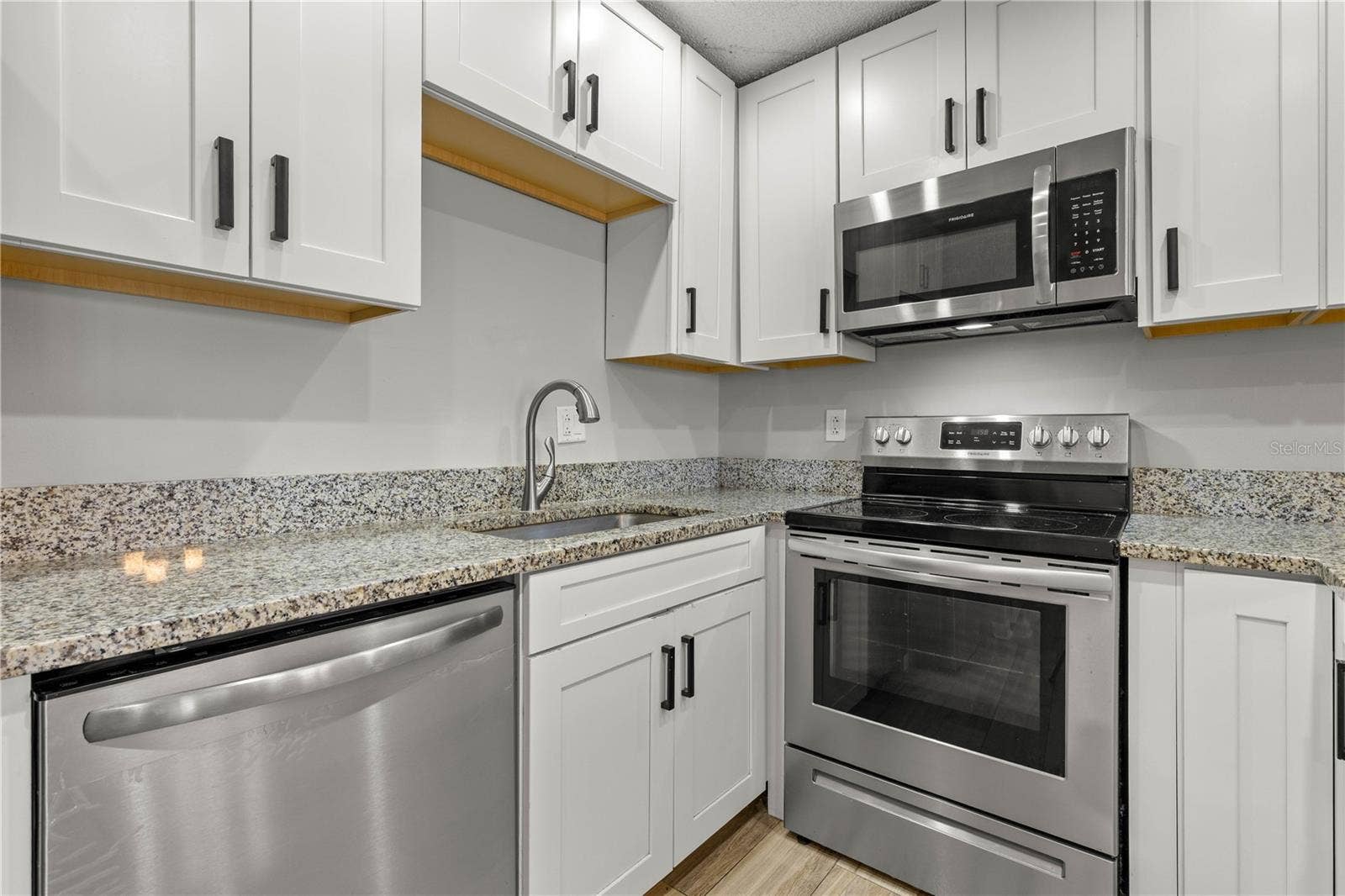 1281 PINE RIDGE CIRCLE E, #A2, Tarpon Springs, FL 34688 1281 PINE RIDGE CIRCLE E, #A2, Tarpon Springs, FL 34688