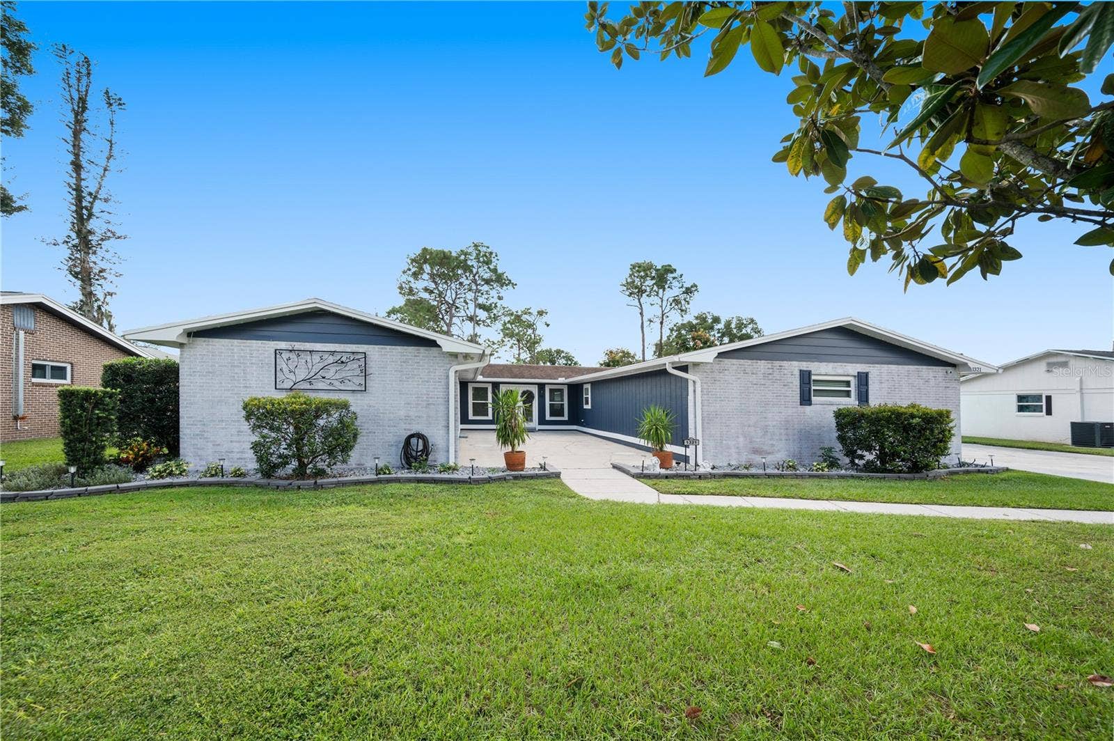 1321 LAKE MIRIAM DRIVE, Lakeland, FL 33813 1321 LAKE MIRIAM DRIVE, Lakeland, FL 33813