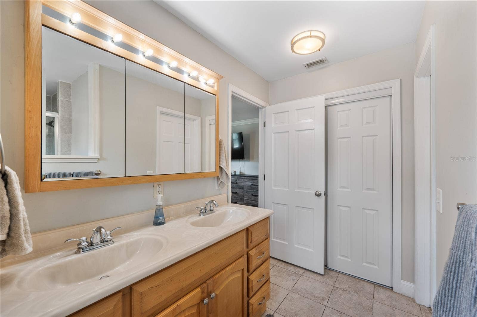 1321 LAKE MIRIAM DRIVE, Lakeland, FL 33813 1321 LAKE MIRIAM DRIVE, Lakeland, FL 33813