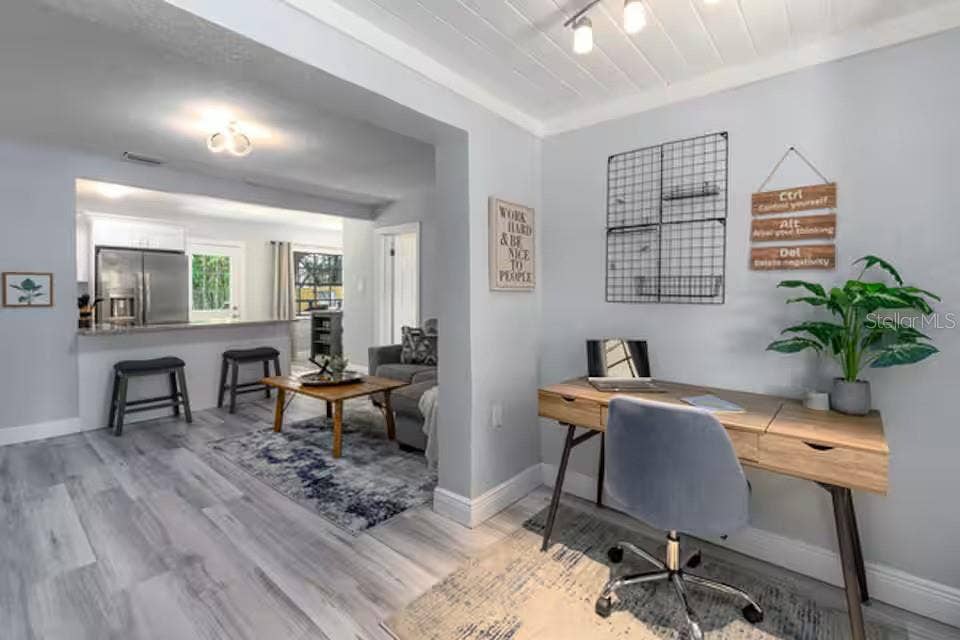 5212 S PURITAN AVENUE, Tampa, FL 33611