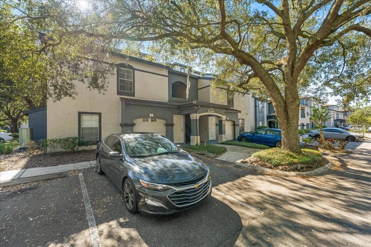 8519 ISLAND BREEZE LANE, #101, Temple Terrace, FL 33637 8519 ISLAND BREEZE LANE, #101, Temple Terrace, FL 33637