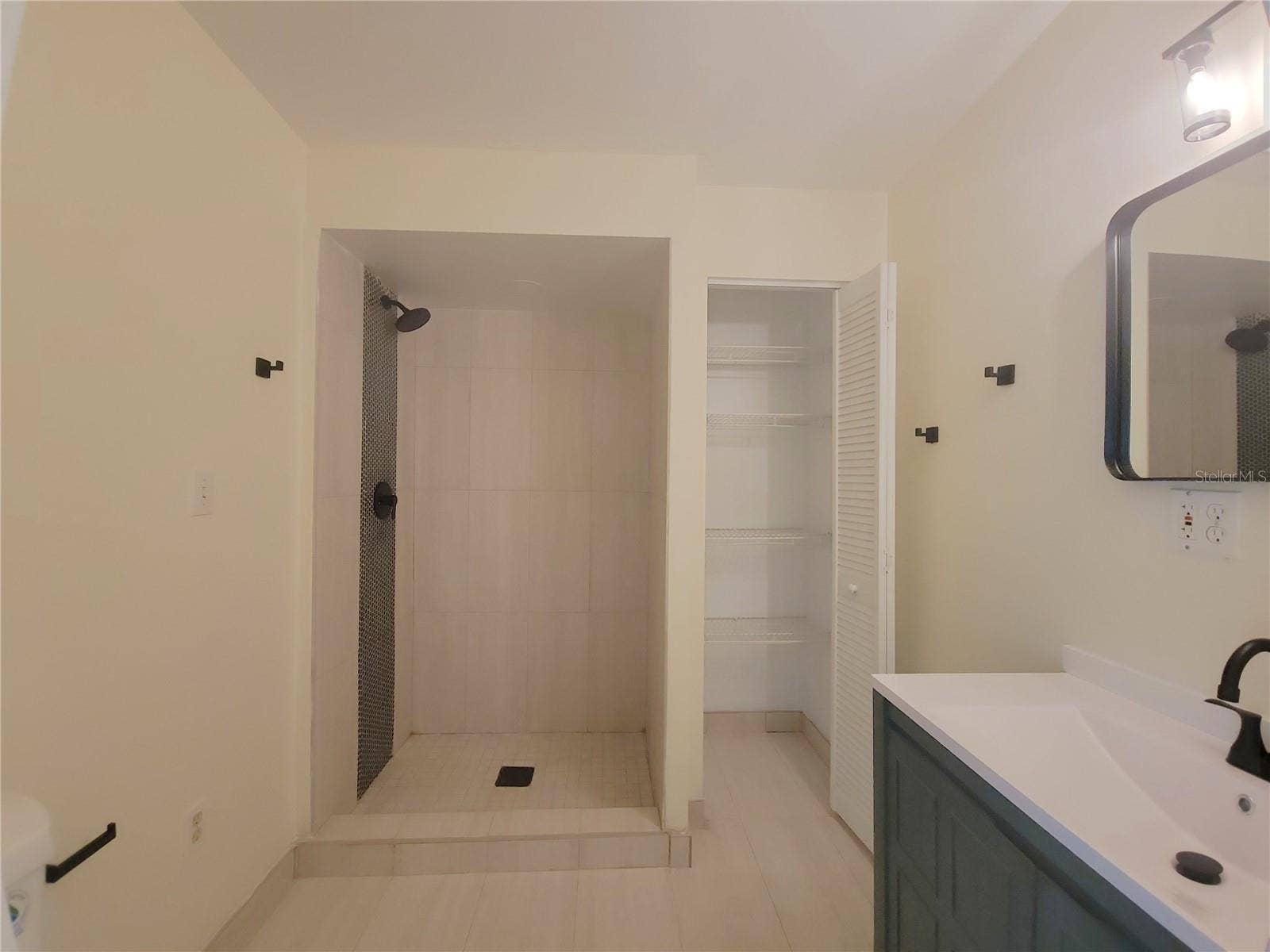 3775 40TH LANE S, #L, St Petersburg, FL 33711 Primary Bathroom