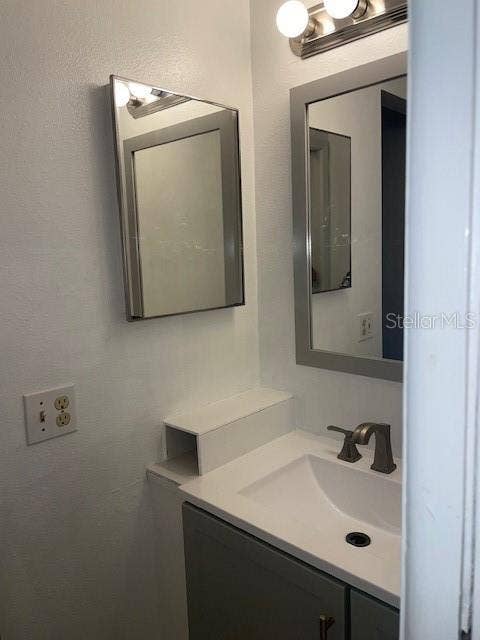 2242 BANCROFT CIRCLE N, #F, Palm Harbor, FL 34683 2242 BANCROFT CIRCLE N, #F, Palm Harbor, FL 34683
