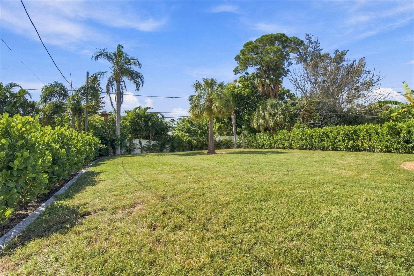 5426 VENETIAN BOULEVARD NE, St Petersburg, FL 33703 5426 VENETIAN BOULEVARD NE, St Petersburg, FL 33703